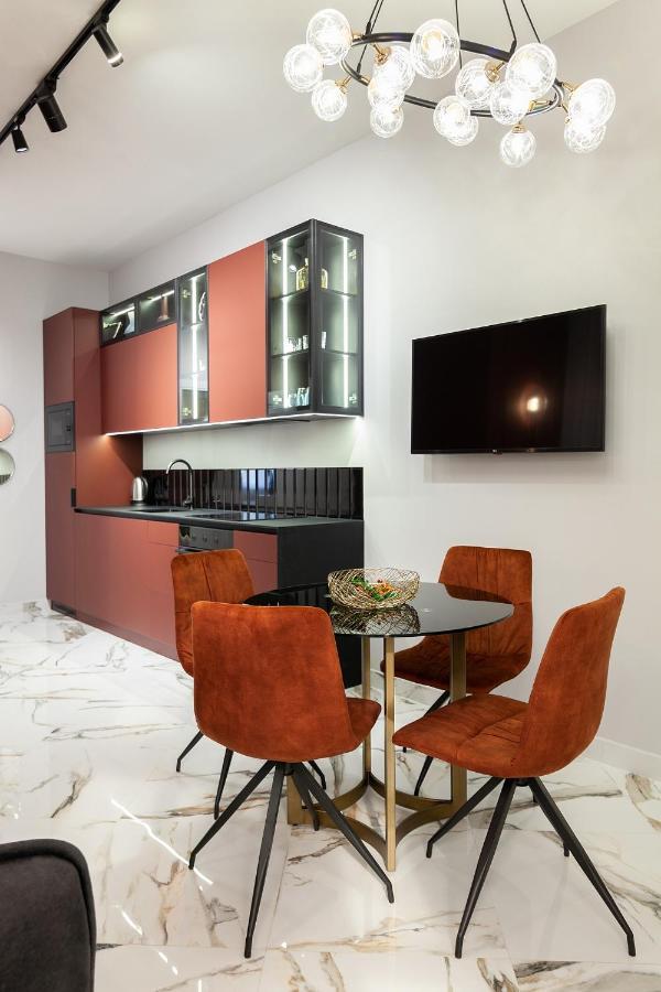 Leogrand Apartments On Tamanska 6 Lviv Exterior photo